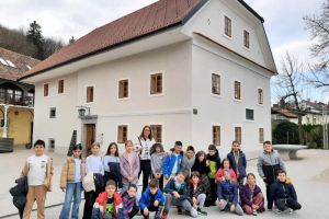 PRAVLJIČNI STUDIO: IGRAJMO SE PRIPOVEDOVANJE! 